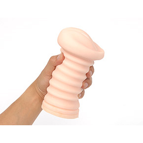 全長：17.5cm
直径：8.0cm
重量：626g
超ビッグなハンドホールは、手で使うにはチョット大きすぎるけど、豊富な肉厚が無次元加工にベストマッチ。
上付きはボディーの波が強めです。