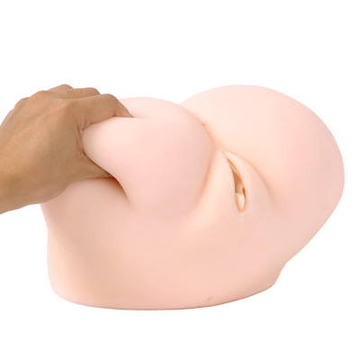 素材は名器の品格と同じ人肌のもっちりです。
こちらもやや匂い・油が気になります。大型ホールでこの事案を乗り越えた商品は無いのですよね・・・
