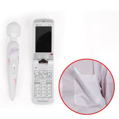 サイズ比較
開いた携帯電話と比べてもそれを下回る小ささ。シャツのポケットにもすっぽり。
全長18.4cm
ヘッド部最大径：3.3cm