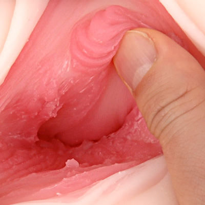 シリーズを表す言葉「穴なき穴」も健在。ペニスでかき分けるように進み、ヒダと膣圧を感じるリアルホールに欠かせない要素です。