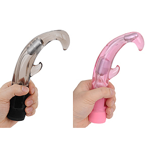 全長：21cm（底部からボディトップまで直線計測）
有効導入長：9cm
頭部横幅：2.6cm
責めのフォルムはピカイチ。

-左が前作で比較-
形状はそのままに、モーターが二つに増えました。先端部に入った点は更なる責め力のアップを予感させてくれます。