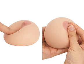 表面素材はちょっと薄いですが、乳首のコリッとした感触もシッカリ再現してあり、総合的なクオリティは高め。