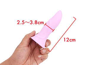 【ピンク】３タイプの中では最も入門者向けのモデル。先が細く抑揚の少ないフォルムは、スルッと入りやすいです。