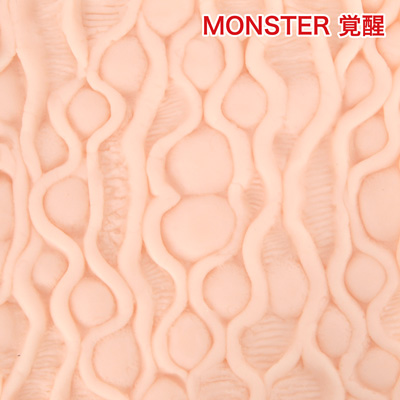 「MONSTER 覚醒」のテクスチャーはやや粗め。大きなコブがモニュッと弾み、スジとの段差で擦り刺激が発生。