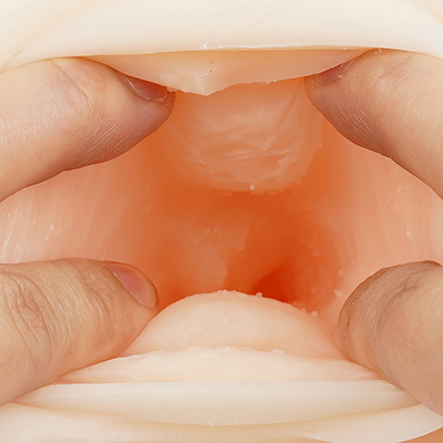 パックリ開帳すると、巨大な突起がペニスを待ち受けるがごとく並んでいます。これがとっても気持ちいい！