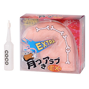 パッケージには長いボディをギュッと曲げた状態で収納されています。前作同様、COCOローションが付属。