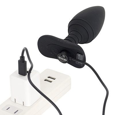 USBｰC充電式です。フル充電までは約75分、連続可動は約90分です。マグネットで脱着できる端子も便利ですよ。