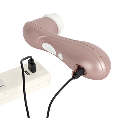 USB-C充電式でフル充電までは約2.5時間（初回時のみ最大８時間）。連続稼働は約30分。リチウムイオン電池です。