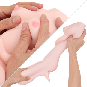 おっぱいと乳首の質感もグレイト。ボディ全体の硬度バランスもちょうどよく、ポーズを保てるギリ限界の硬さです。