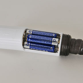 単4電池×3本使用。