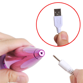 USB充電式。90分の充電で最長70分の使用が可能。