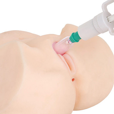 乳首、クリ、アナルなど、あらゆる部位の吸引・肥大化に対応します。けっこうハードなので、ムチャは禁物ですよ。