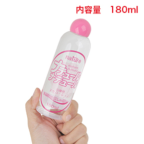 スタンダードサイズの180ml。