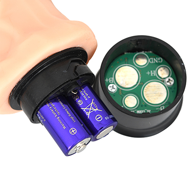 単三電池×2本使用。