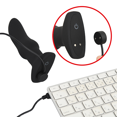 充電はUSB式のマグネットとなっています。