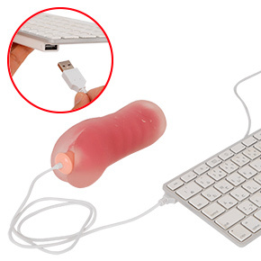 USB2.0規格のコネクタに接続すれば、すぐにスティック部分があたたまってきます。オナホに挿して待ちましょう。
