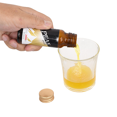 中身の液体は、鮮やかなオレンジ色。開封前によく振ってから飲みましょう。カロリーは１本あたり40.5kcalです。