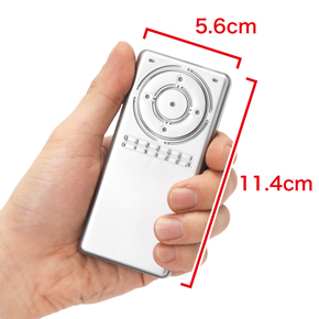 Ｒ－１コントローラーは手のひらに馴染む手頃なサイズ
全長：11.4cm
横幅：5.6cm