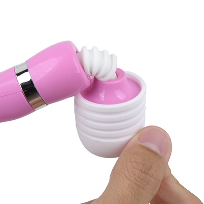 ネック部分は柔らかく、使用時の負担を減らしてくれます。