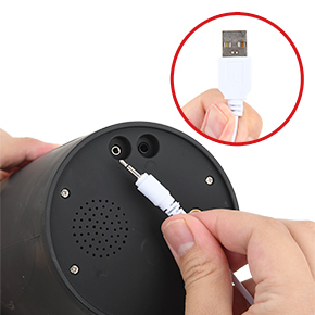 ホール本体の充電はUSBとなっています。フル充電で最大およそ70分の使用が可能。