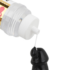 粘度が高くダマになりやすいので、使用時にはしっかりと手でのばしてあげます。