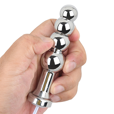 硬いのでフィット感は乏しいですが、この重量感は格別。熱伝導率に優れ、長く使える耐久性が自慢の素材です。