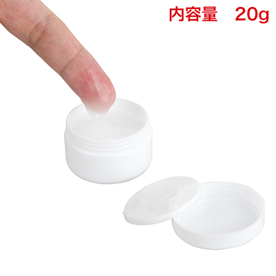 使い切りやすい内容量。容器もシンプルなデザインなので、保管に気を使う必要もありません。
