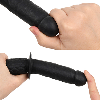 素材は硬め。肌なじみのいいシリコン製です。