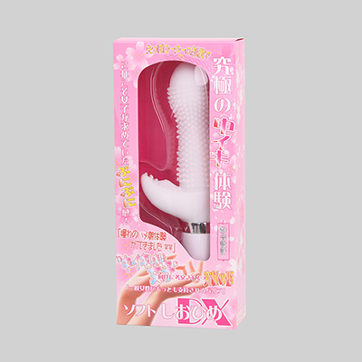 桜があしらわれた和風テイストなデザイン。ピンク色のパケで女性ウケはよさそうですが、ちょっと古臭いかな。