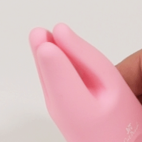 閉じるときの軽く揉むような動作が独特ですね。自然な動きで機械っぽさも薄いですが、駆動音はやや大きめ…。