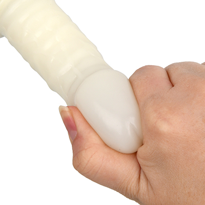 ヘッド部分は弾力はありますが、竿部分の弾力は無く硬めです。