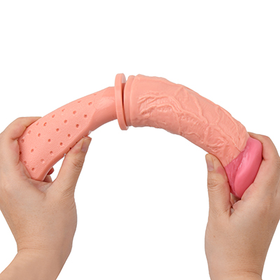 サオはほどよい弾力と、ホンモノに近い肉感です。