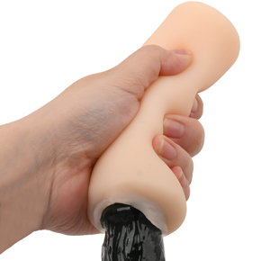 細身で握りやすく、コントロールしやすい大きさです。