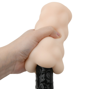 ペニス全体を柔らかい膣肉が包み込み快感へと導きます。