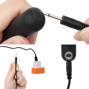 充電はUSB充電式。充電時間は約１時間、連続稼働時間は約１時間です。充電中はライトが点滅、満充電はライトが点灯します。
