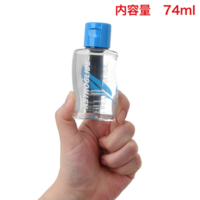 コンパクトなボトルで持ち運びにも便利です。