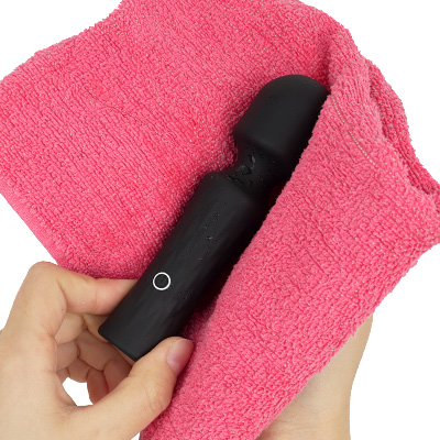生活防水仕様です。IPX6等級以下の防水グッズは、製品によって性能差が大きいため、必ず現物の状態を確認しながら、自己責任において使用・洗浄してください。
