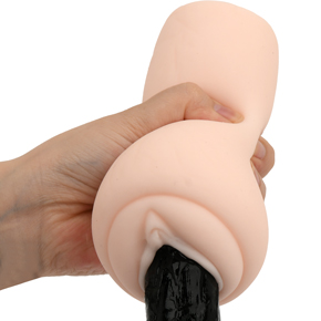 女性の粘膜が持つ、やわらかく絡みつく重みを再現。非貫通ならではのバキューム感を味わえます。