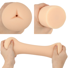 小さく控えめな挿入口。しっとりもっちりと、手に吸い付くような肉感的な柔らかさです。