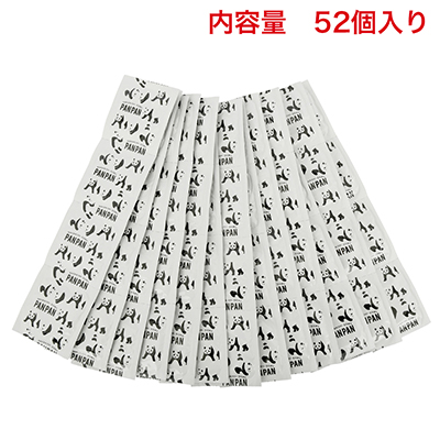 個包装されたパウチにも、いろんなポーズの可愛いパンダが散りばめられています。