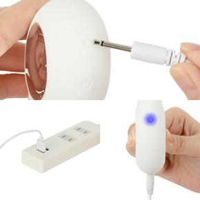 充電はUSB充電式。充電時間は約120分、連続稼働時間は約60分です。充電中はライトが点滅します。