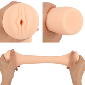 【奏音かのん】小ぶりなビラビラが可愛い挿入口。もっちりとした弾力の非貫通型ボディはベタ付きが少なく快適に扱えます。
