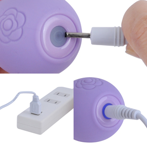 充電はUSB充電式。充電時間は約180分、連続稼働時間は約90分です。【No.６】のみ連続稼働時間は約120分です。充電中はライトが点灯します。