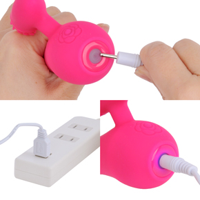 【No.１／No.３】充電はUSB充電式。充電中はライトが点灯します。