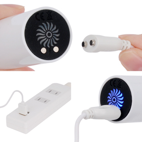 充電はマグネット式USB充電仕様。充電時間は約100分、稼働時間は最大約60分です。充電中はライトが点滅します。