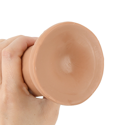 大きな吸盤は、ビッグサイズのディルドもしっかりとホールドしてくれます。