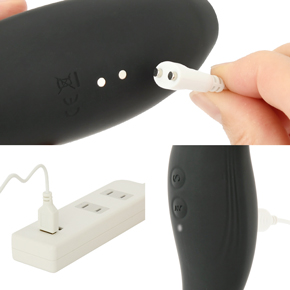 充電はマグネット式USB充電仕様。充電時間は約120分、稼働時間は約180分です。充電中はライトが点滅します。