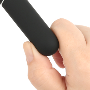 さらっとマットな質感で優しい当て心地。IPX７等級の防水仕様なので、使用後は丸洗いでき、清潔に保てます。　※リモコンは防水仕様ではありません。