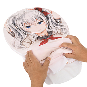 ２次元キャラのおっぱいをリアルに揉み揉みできちゃいます。これは思ってる以上に興奮度が高く、いいですわ…。