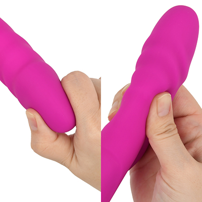 程よい弾力と滑らかな肌触りのボディは、高品質なシリコン製。スムーズな使用感で、不快なく挿入できます。